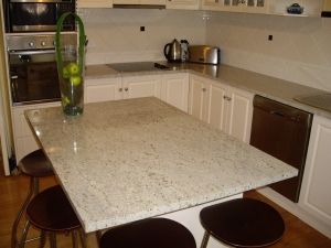 Polished Kashmir White Granite for Countertop or Flooring Tile