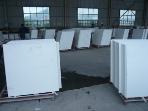 Crystal White Crystallized Glass Tile manufacturer, Exporter, Supplier